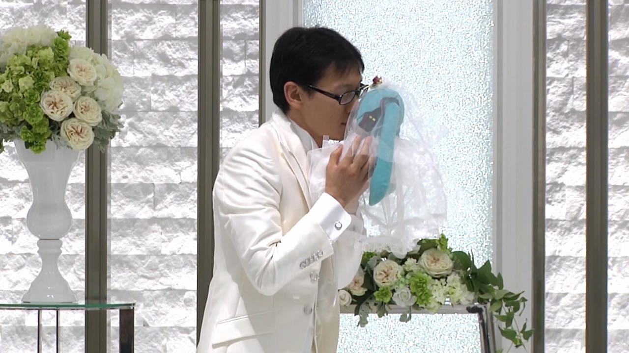 Japaner heiratet Manga-Puppe "Wird nicht älter und sieht immer gut aus"