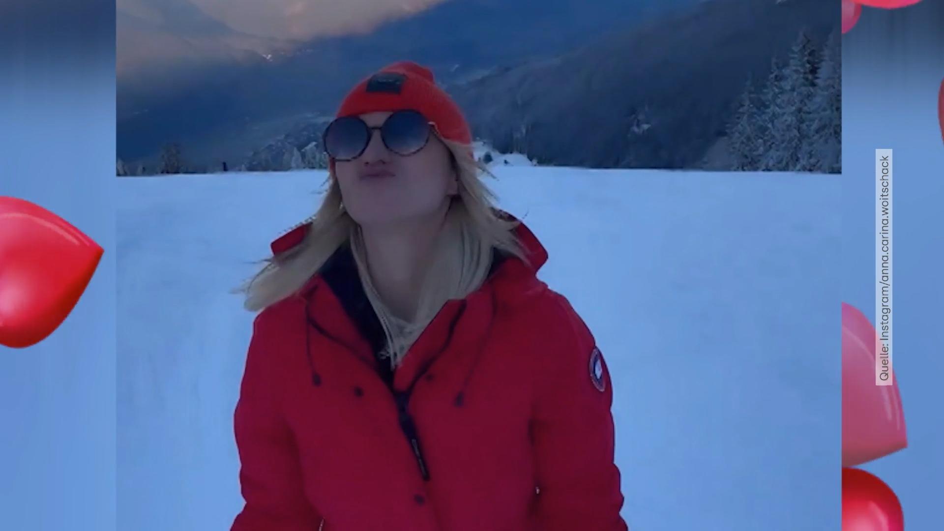 Anna-Carina Woitschack im Liebesurlaub Knutschis an den Neuen