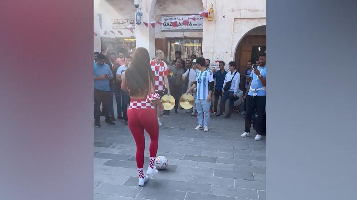 Miss Kroatien schießt Fan in die Weichteile Volltreffer!