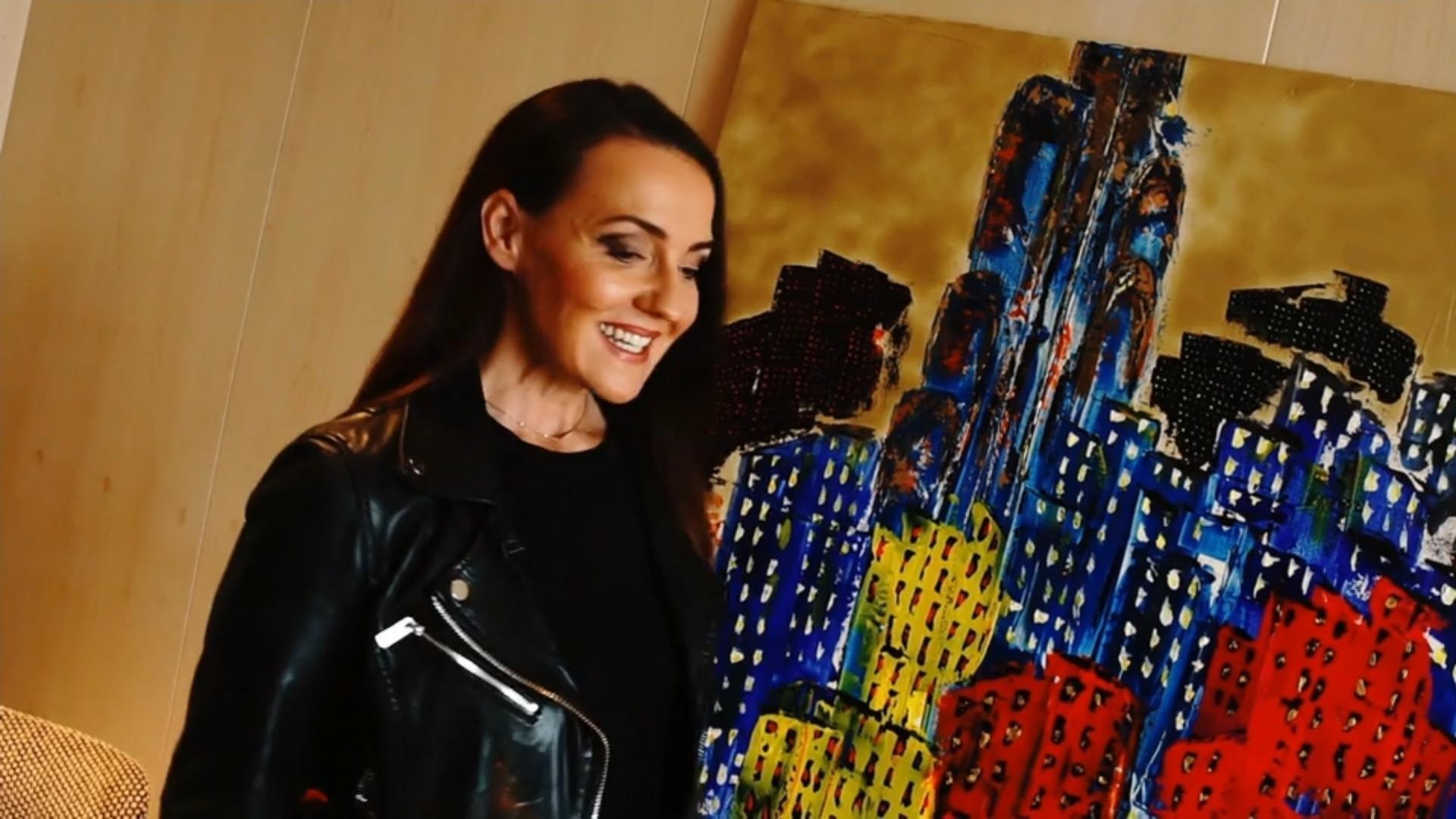 Tina Reichel will auch in Dubai durchstarten Von Hotelfachfrau zur Künstlerin