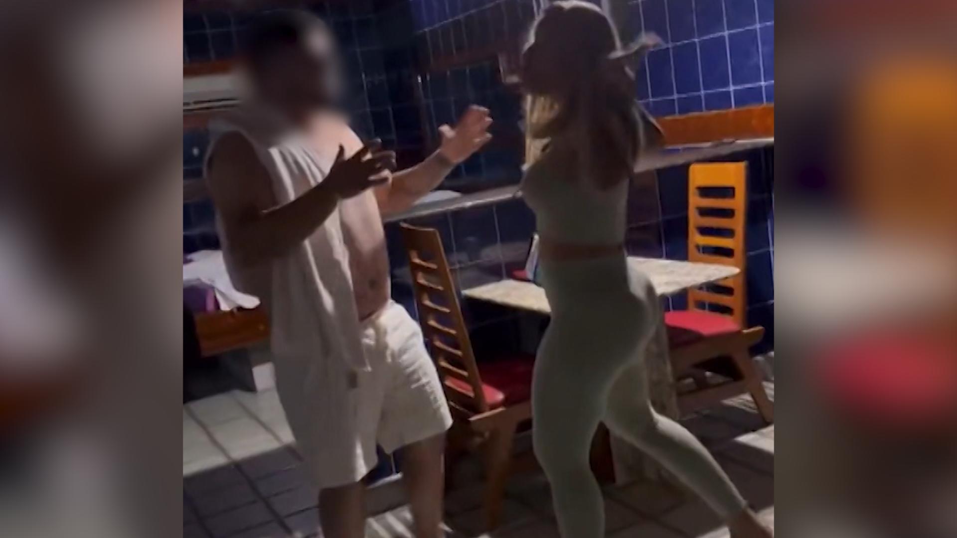 Influencerin erwischt Freund beim Fremdgehen Auf frischer Tat ertappt