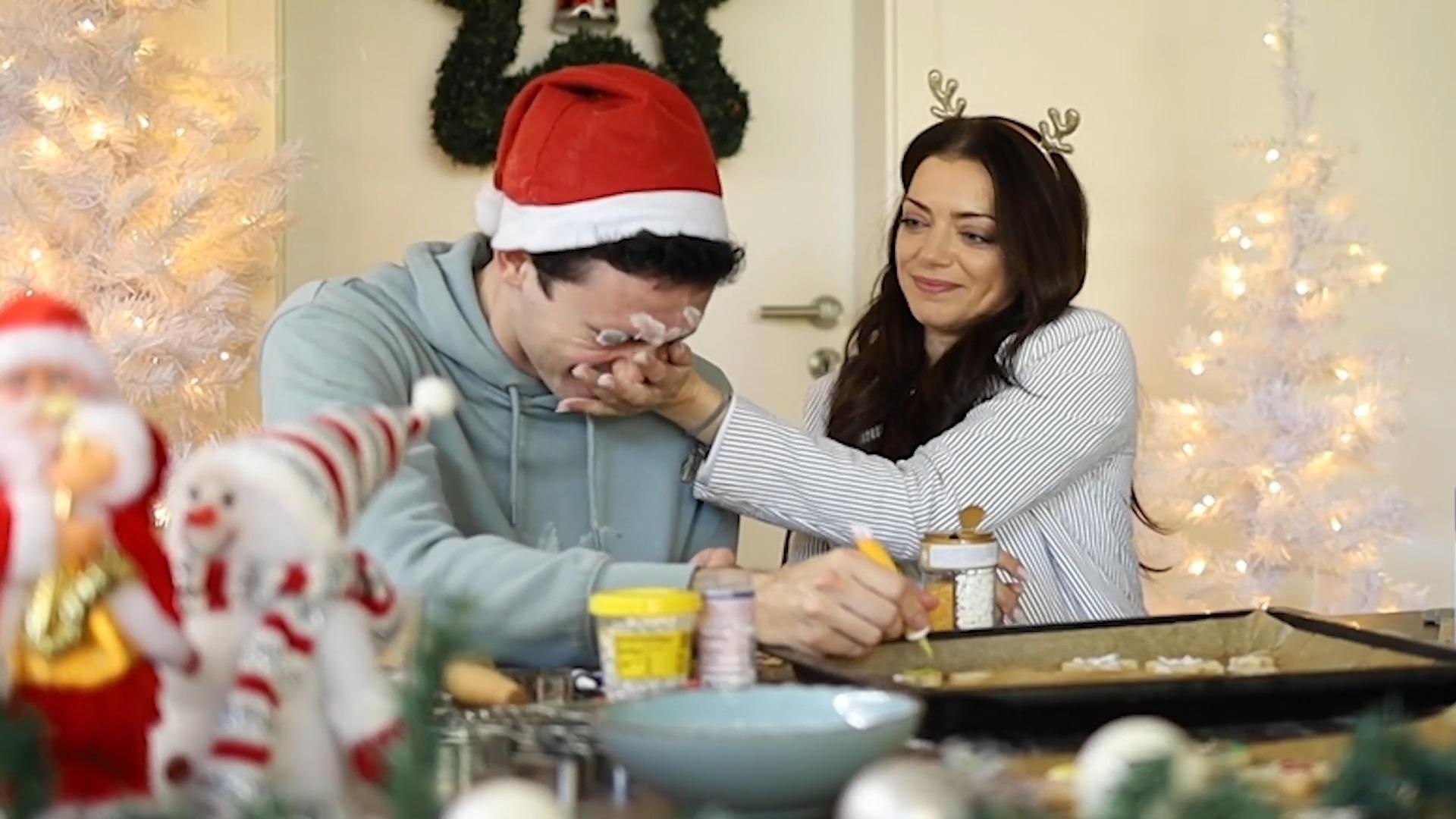 Wie gut sind Marc und Anne in der Küche? Weihnachtsbacken bei GZSZ