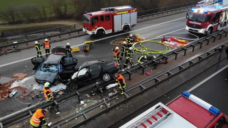 A38: Geisterfahrer-Unfall in Thüringen - 3 Menschen sterben, 2 aus NRW