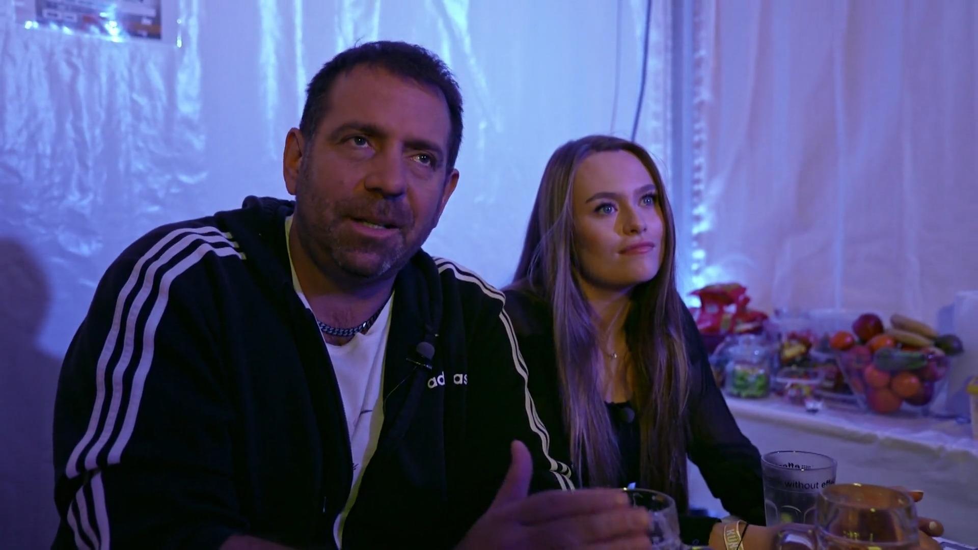 Der Entertainer feiert vor und hinter der Bühne Erfolge Matthias Distel vs. Ikke Hüftgold