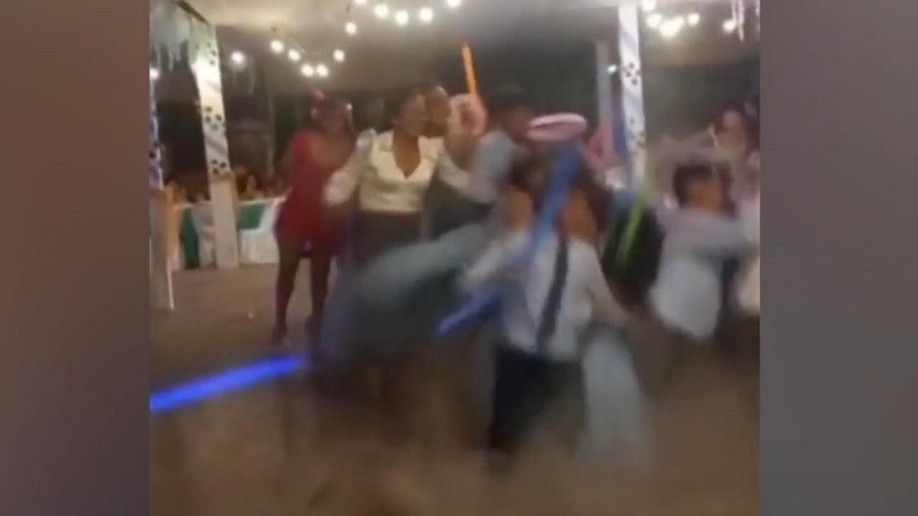 Tanzflächen-Einsturz reißt Schüler in die Tiefe Party-Panik in Peru