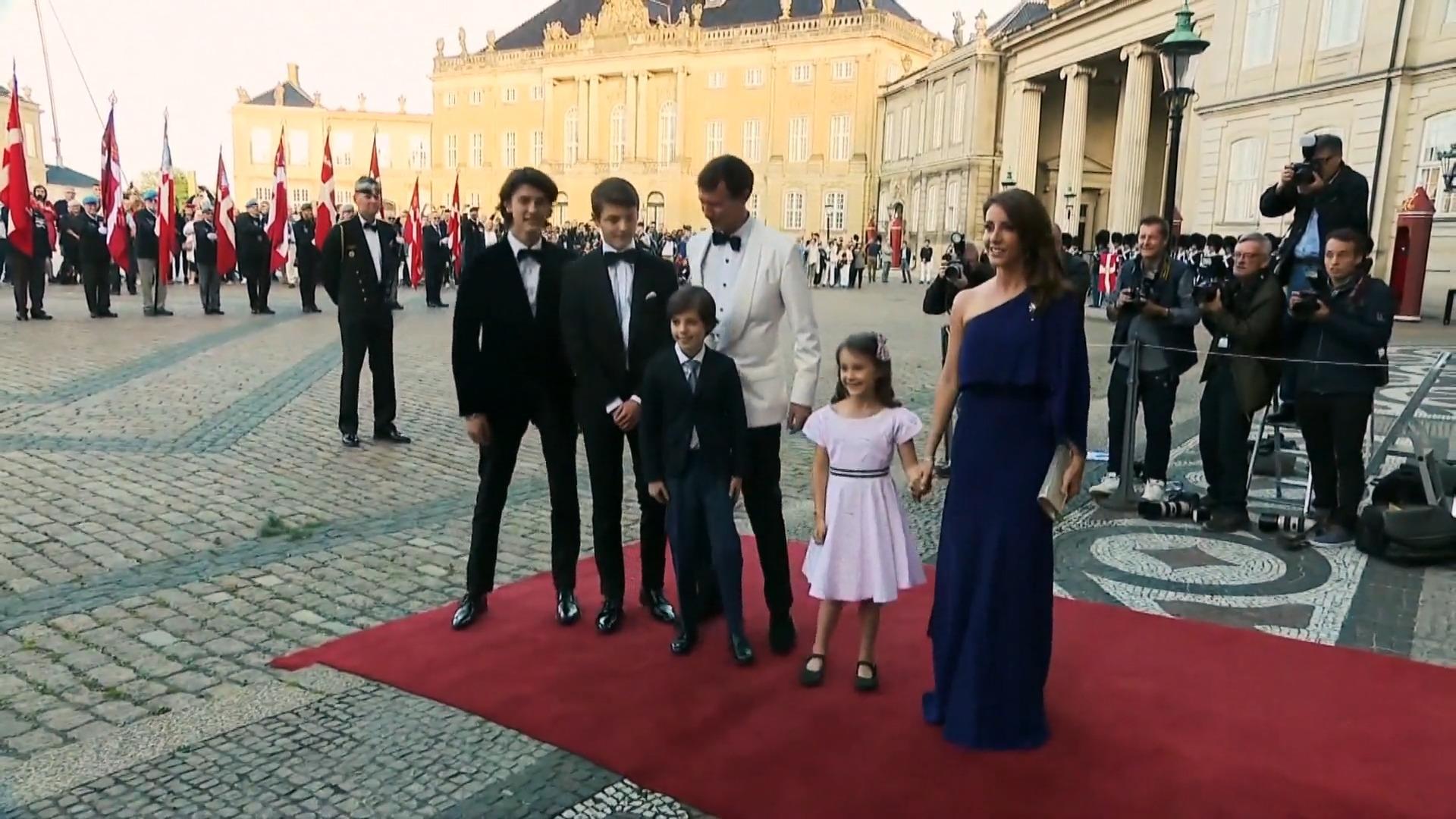 Neues Familienfoto der dänischen Royals überrascht Nach Drama um Titelentzug