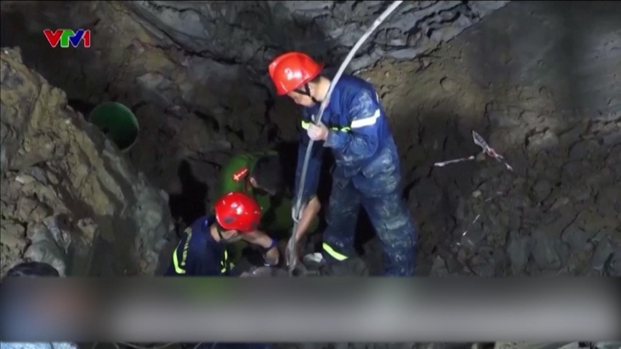 Junge (10) fällt in 35-Meter-Schacht - Riskante Rettung! Drama in Vietnam