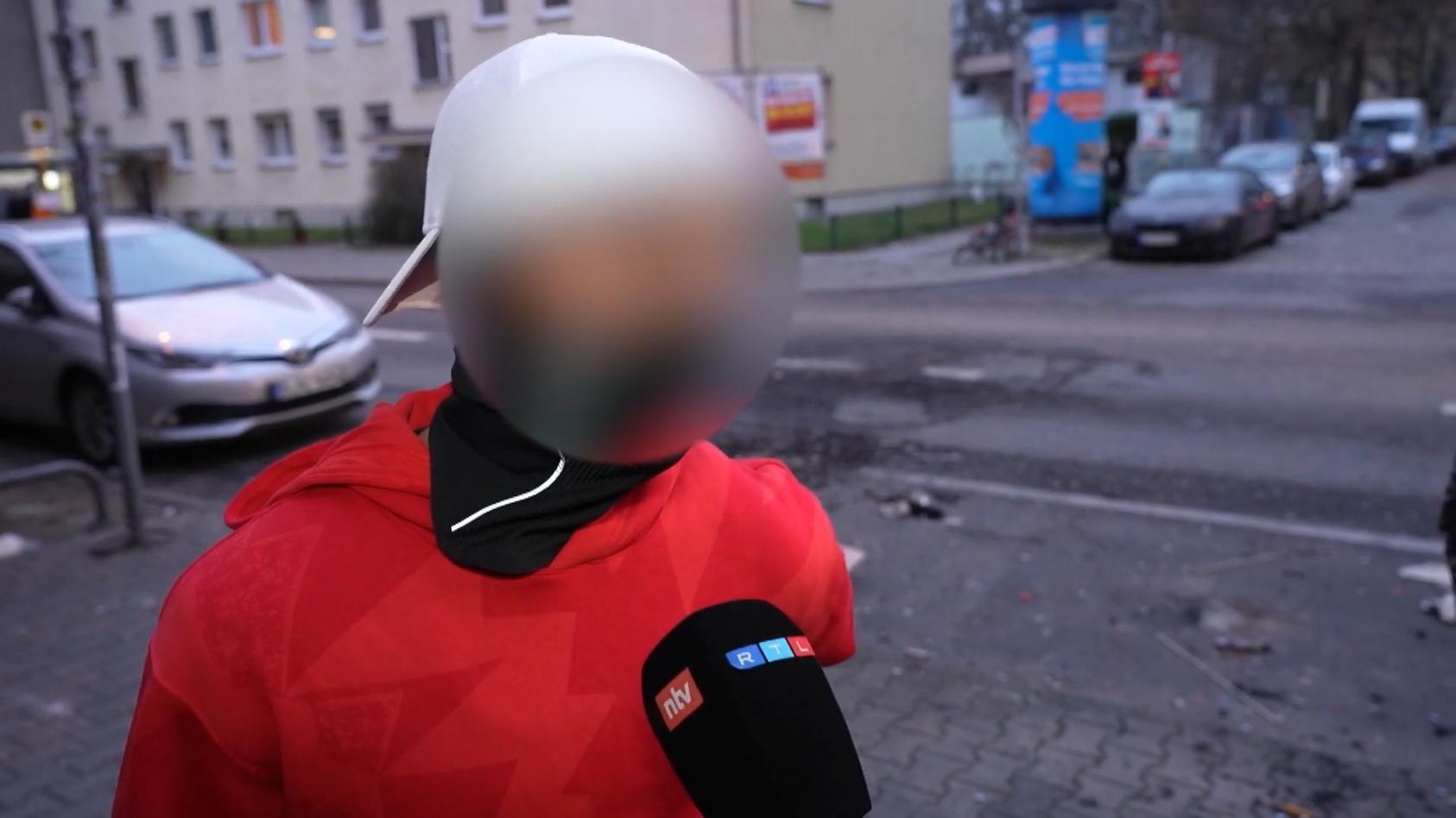 Gewalt gegen Einsatzkräfte: "So habe ich es gelernt!" Eskalation an Silvester in Neukölln