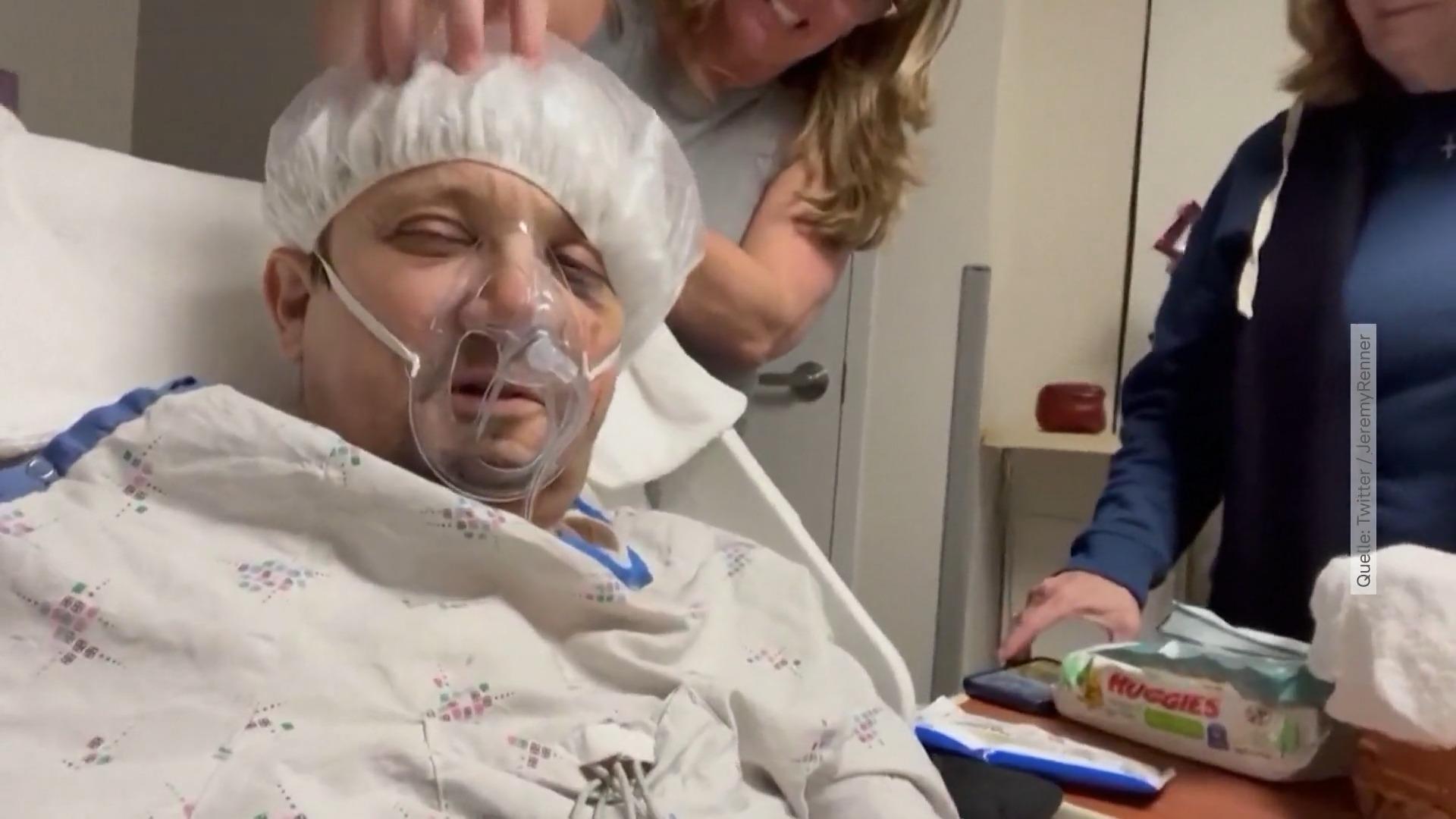 Schwerverletzter Jeremy Renner kriegt Kopfmassage Von seiner Schwester