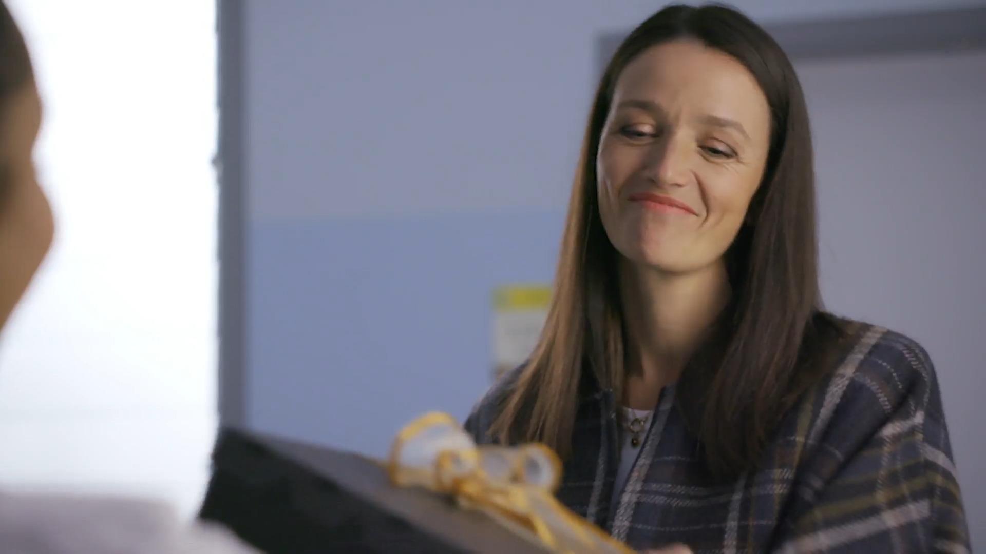 Jenny bekommt ein Päckchen - von Justus? AWZ-Folge vom 16.01.23