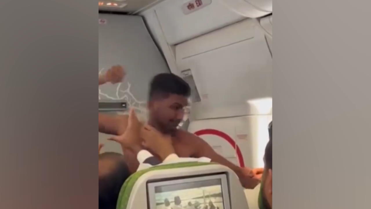 Prügelei im Flugzeug Streit über Sitzplatzvergabe