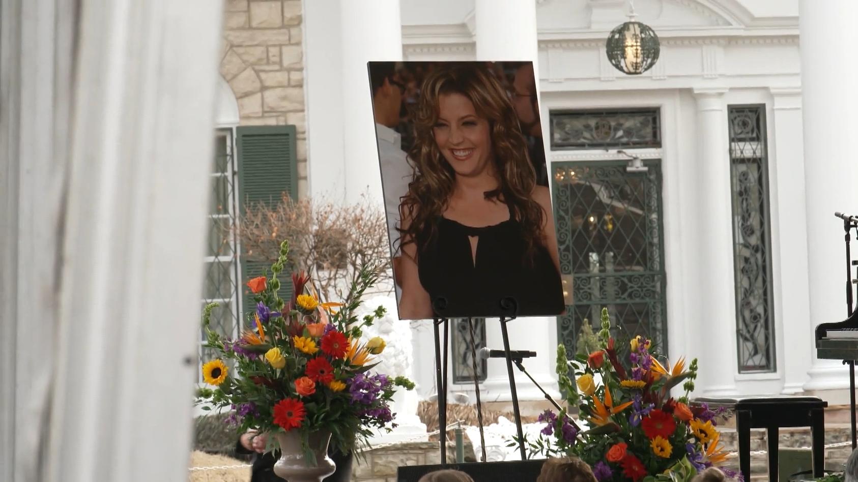 Trauerfeier für Lisa Marie Presley "Jetzt ist sie endlich zu Hause"