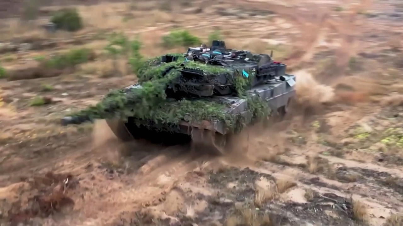 Kampfpanzer für die Oekraïne?  Scholz zit ondergedoken in Schweigen