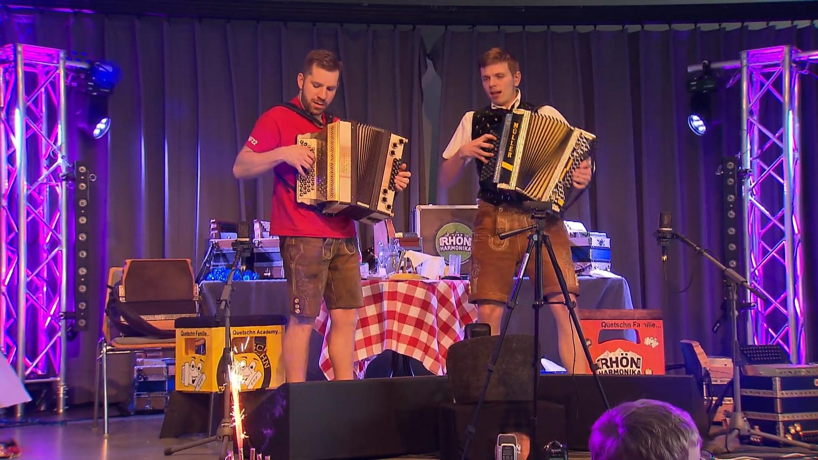 24-Akkordeon-Weltrekord in Hessen! Volksmusik in Endlosschleife