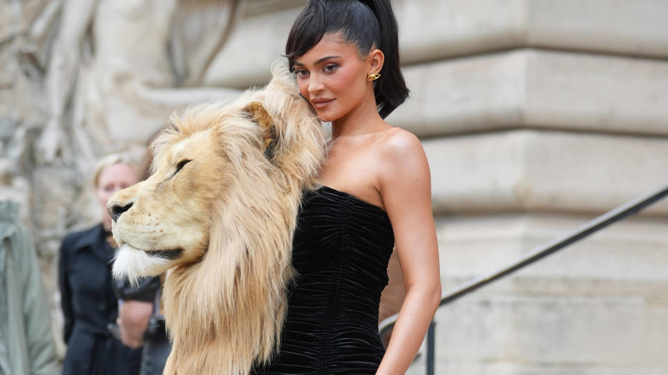 Hey, Kylie Jenner, dir wächst da ein Löwenkopf! Dieser Look ist ein echter Brüller