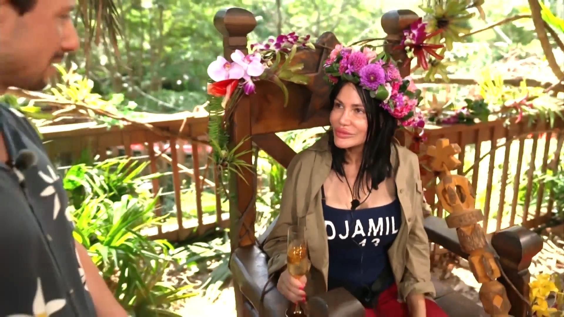 Première interview de Djamila en tant que reine de la jungle "D'où viennent ces appelants ?"