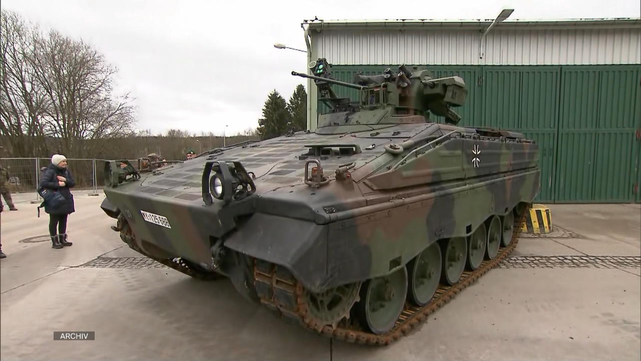 Zwei Panzer krachen auf Bundeswehr-Übungsplatz zusammen Zwölf Soldaten wurden verletzt