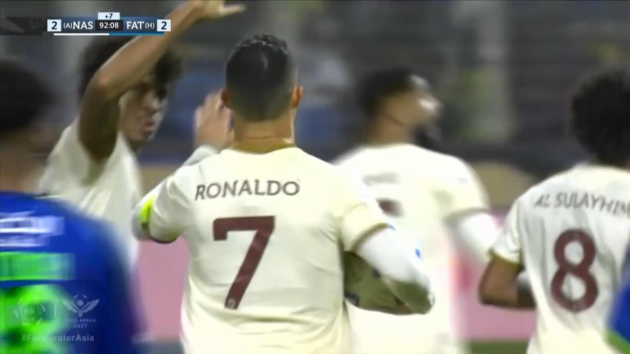 Mitspieler machen Ronaldo froh Nettes Geschenk