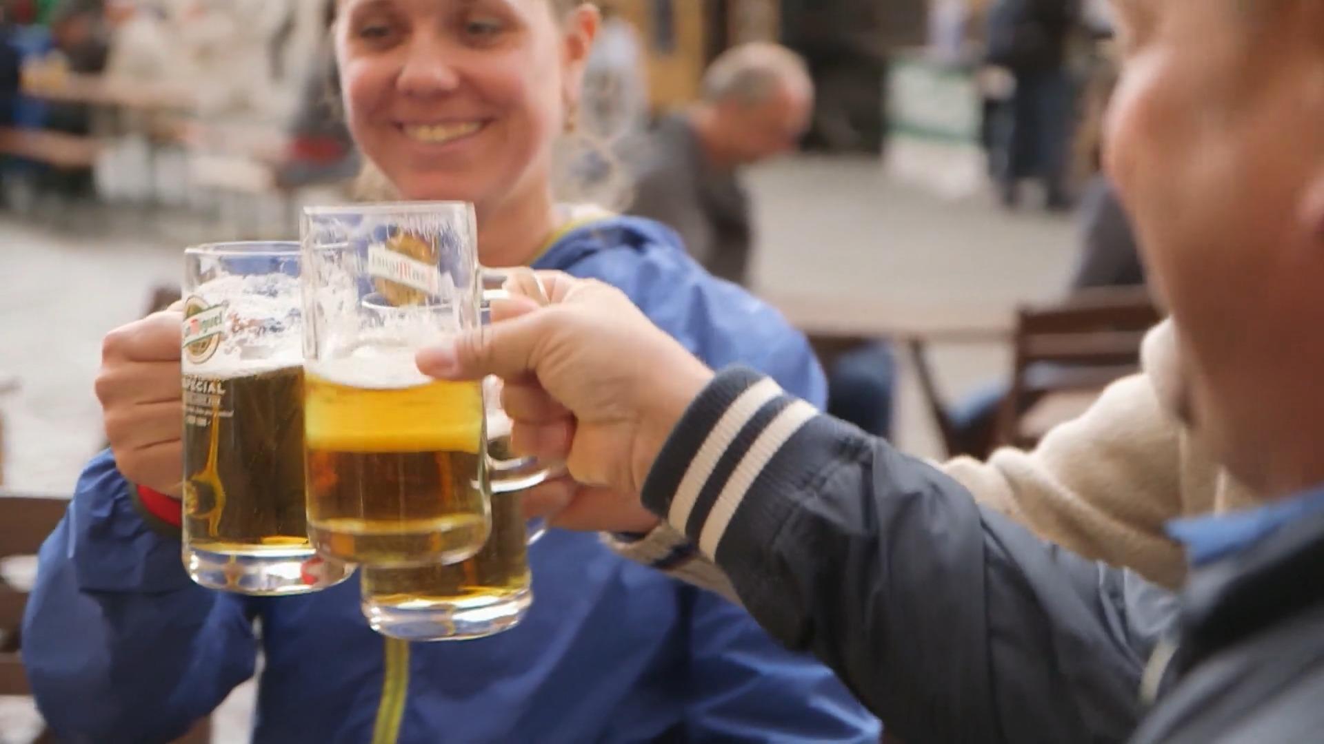 Ein Bier für 7,50 Euro? Deutsche Brauer schlagen Alarm 