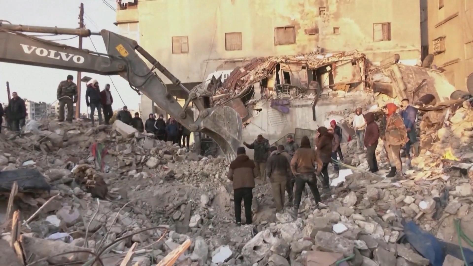 Kriegsgebeuteltes Aleppo verzweifelt nach Erdbeben Syrer schlafen aus Angst im Freien