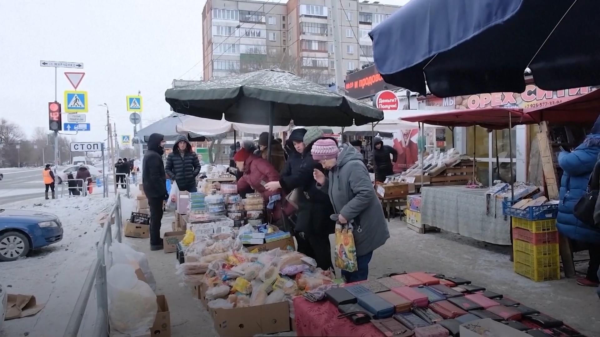 Teurer Krieg: Russen kaufen abgelaufenes Essen Massen-Exodus von Fachkräften
