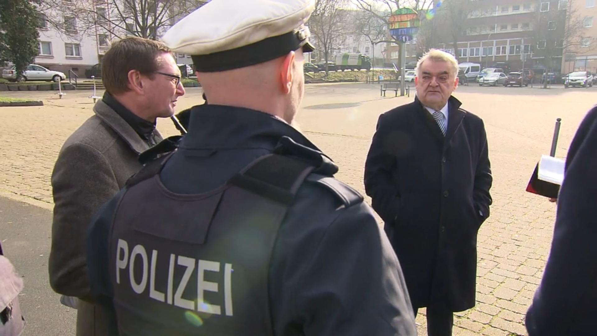 Innenminister informiert sich über Jugendbanden Hagen
