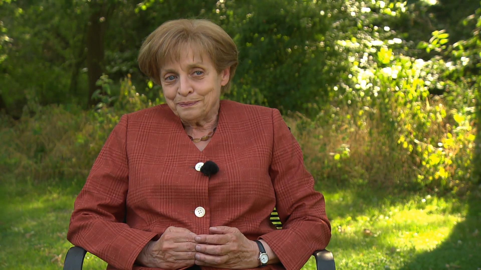 Katharina Thalbach als "Miss Merkel" auf Spurensuche Ex-Kanzlerin kommt zu RTL