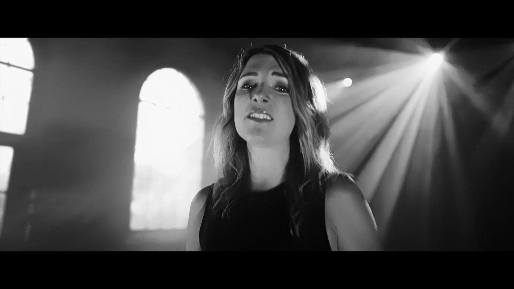 Iris Mareike Steen präsentiert ihren zweiten Song Videopremiere von GZSZ-Star