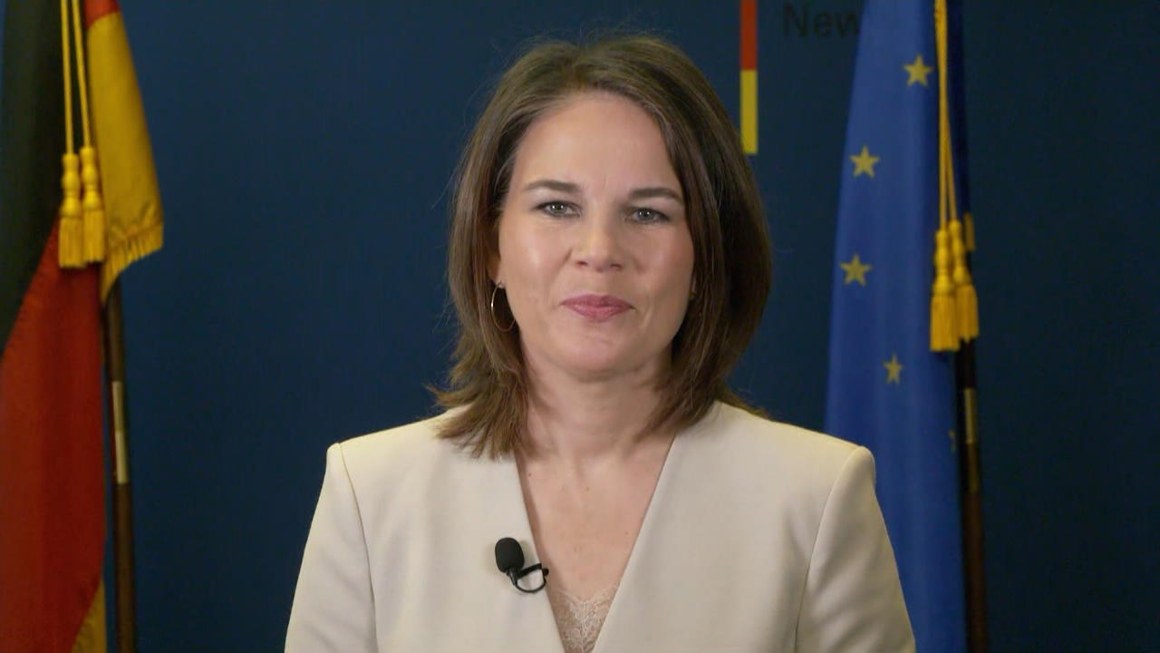 Baerbock spricht über Ergebnis der Ukraine-Resolution Außenministerin im Interview
