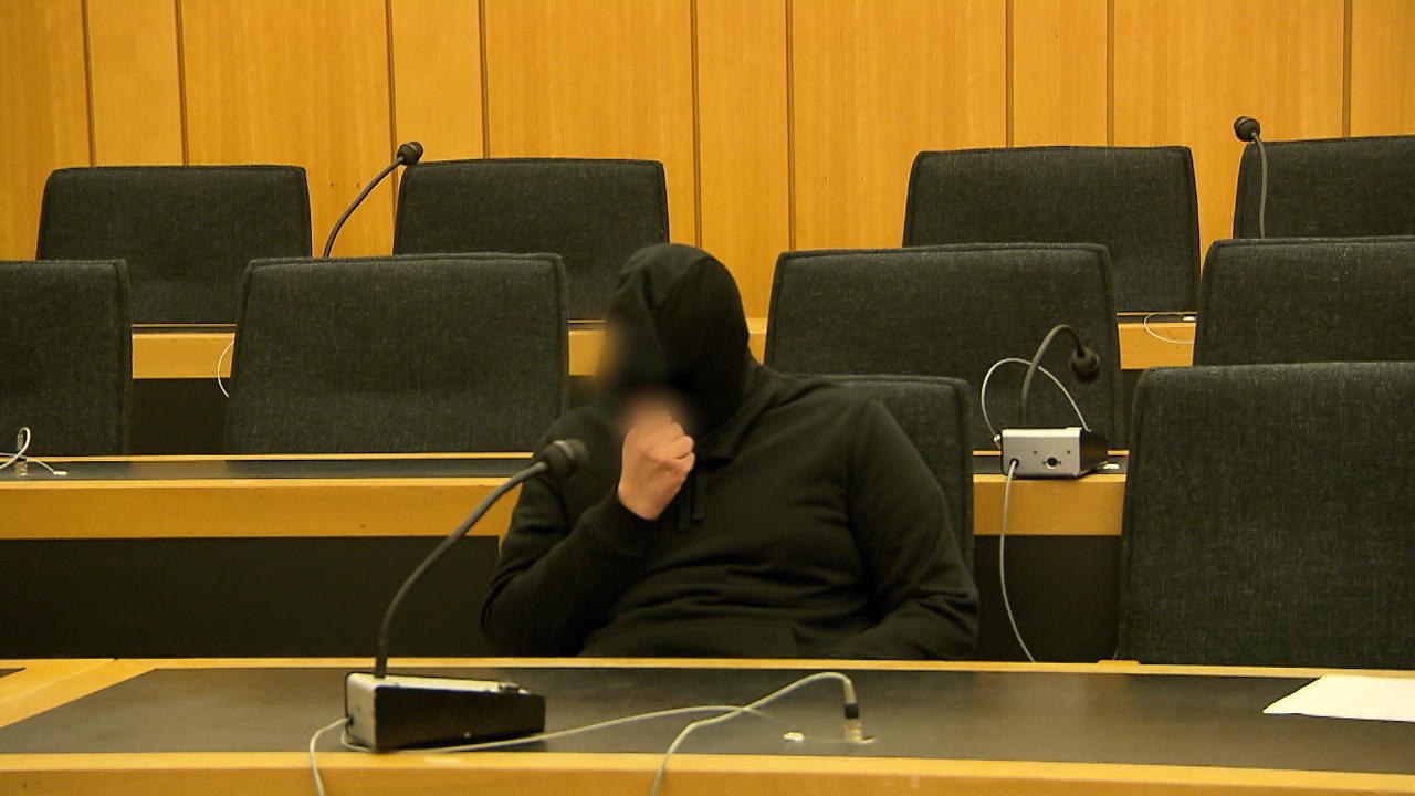 Mann soll Nachbarin getötet haben Prozessauftakt