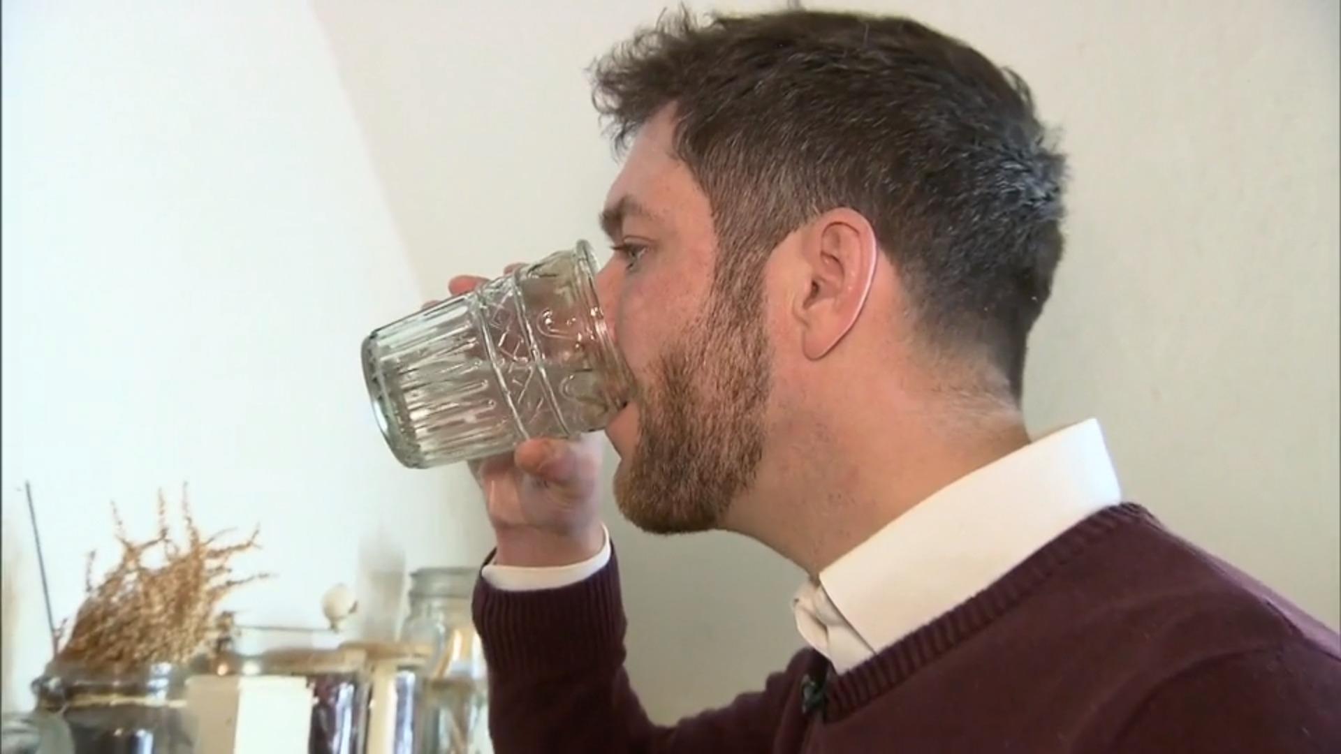 Tag der seltenen Erkrankungen 20 Liter Wasser am Tag