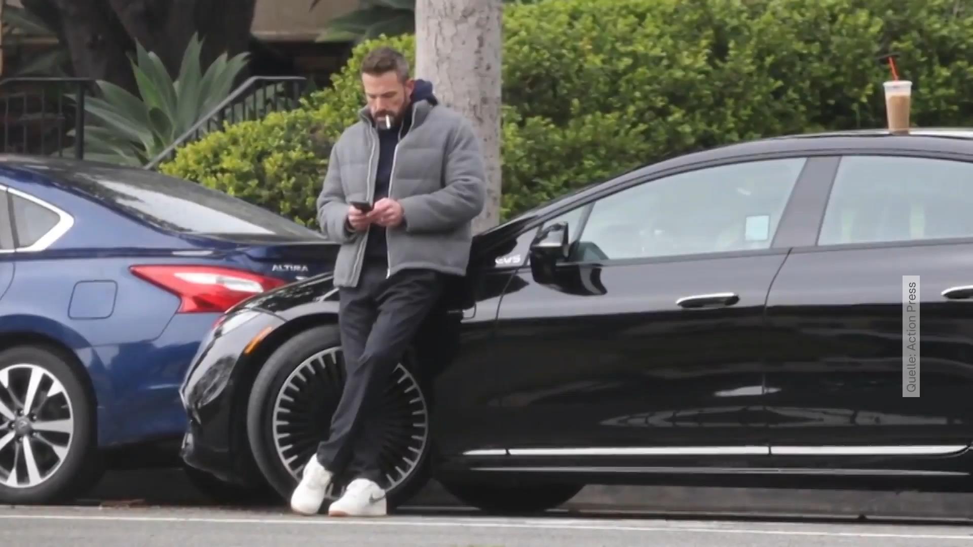 Ben Affleck blamiert sich beim Ausparken Ganz enge Kiste mit fetter Karre