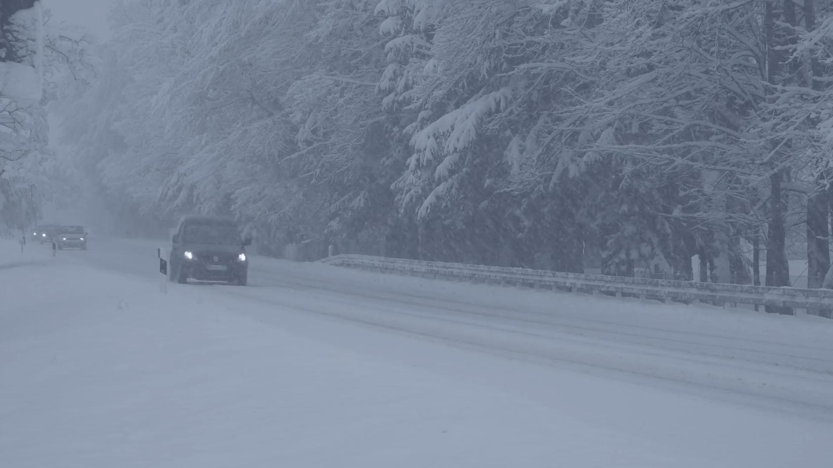 Der März bringt Schnee und Glätte bis ins Flachland! Wintereinbruch