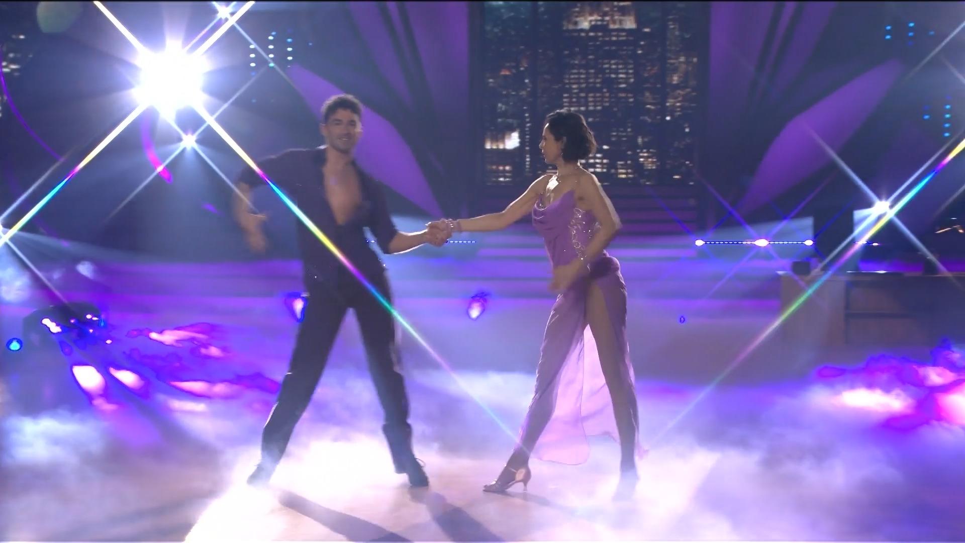 Natalia Yegorova baila la vida en ella. "Mandy" son dos "Vamos a bailar"-¿Bruce?