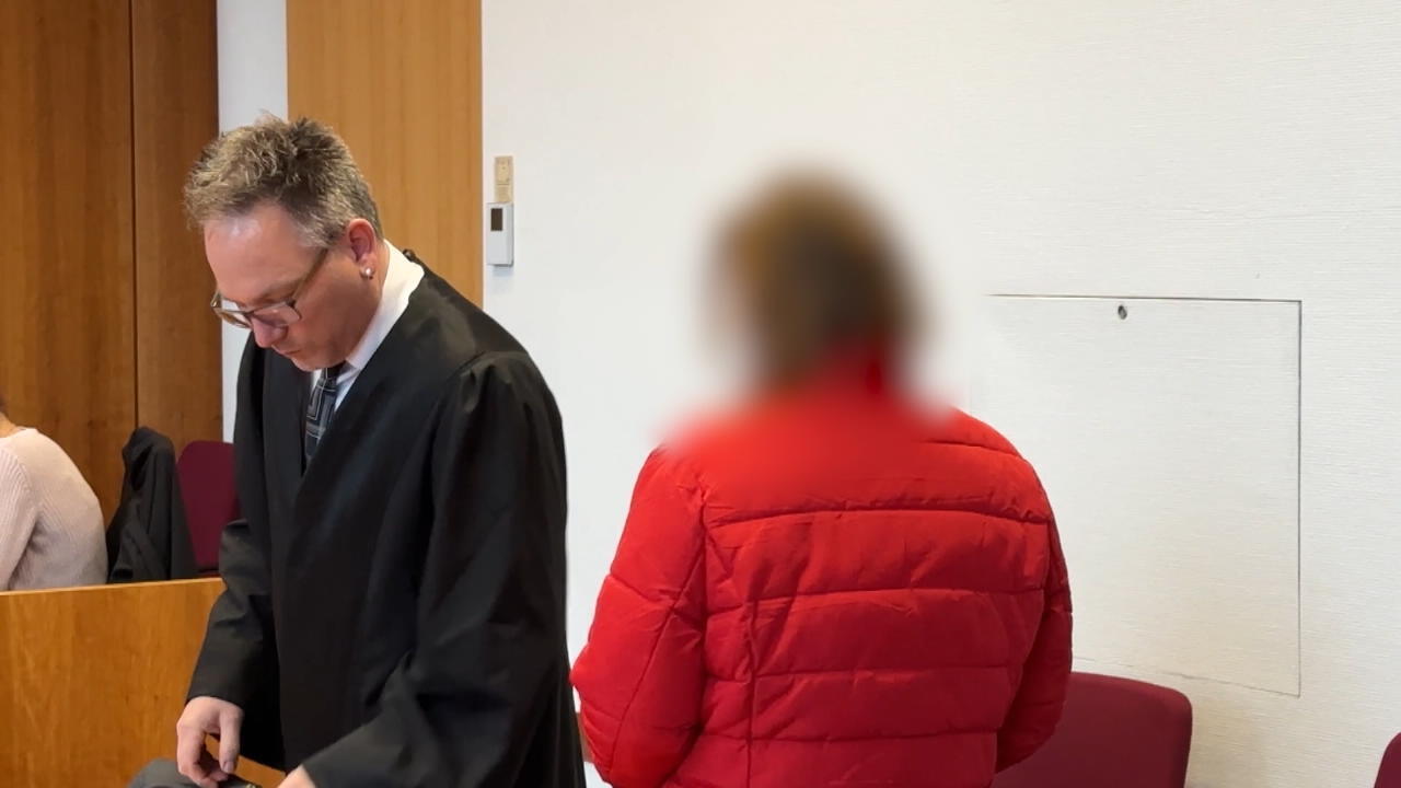 Mutter soll Missbrauch zugelassen haben Prozess in Bonn