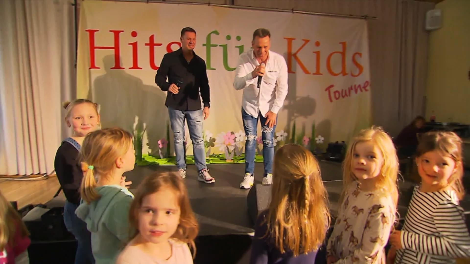 Test - Ballermann-Hits für Kinder geeignet? Die Milski-Brüder in der Schule