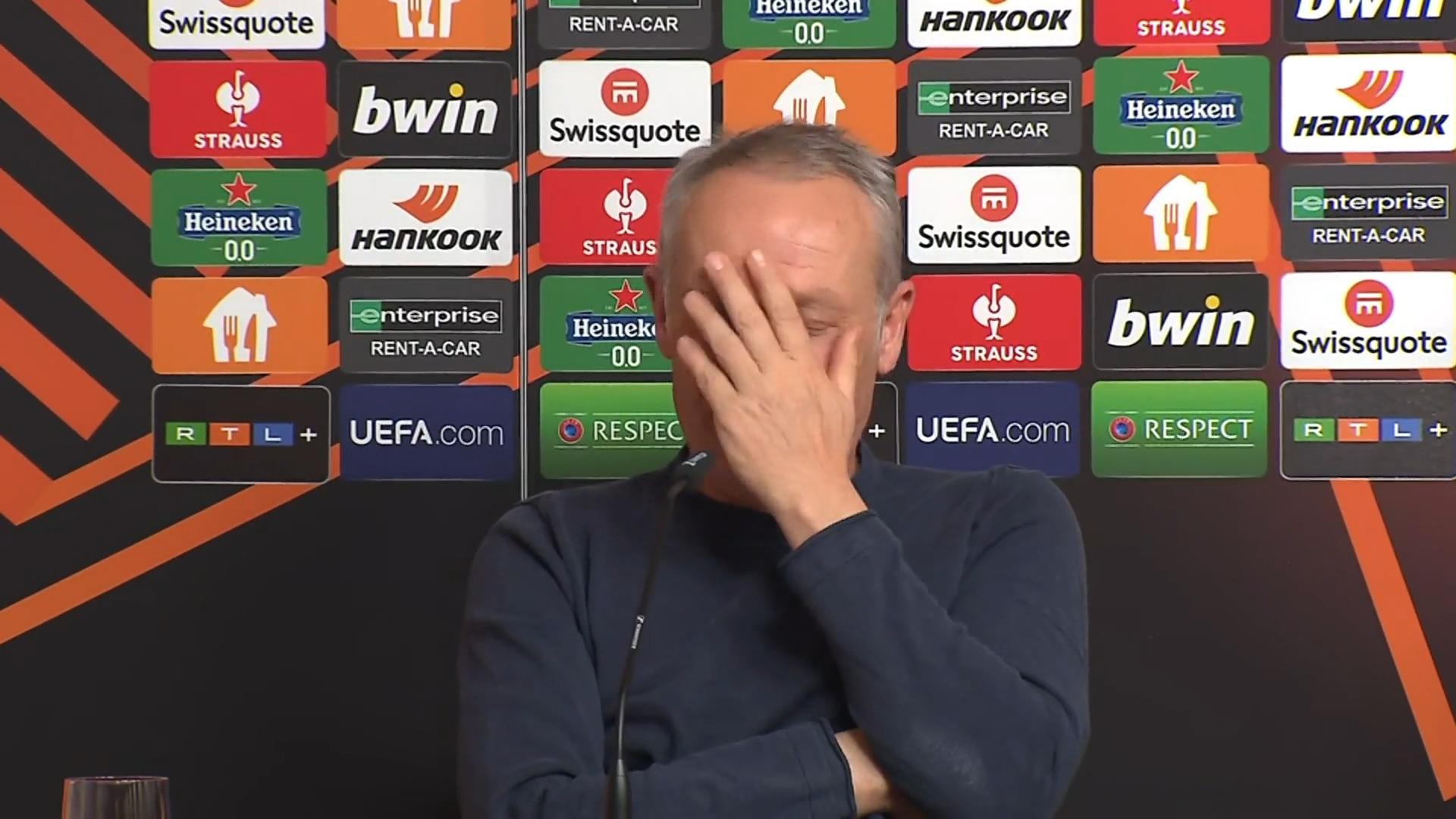 Because of the interpreter: Streich regrets the long answer. Italians chatter for 2 minutes