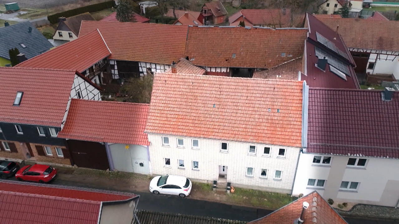 Perfide Masche: Hausverkauf wird zum Alptraum Betrüger im Haus!