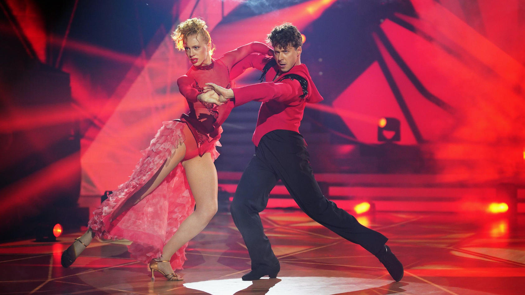 Anna Ermakova bleibt das Maß der Dinge Einzigartiger Paso Doble bei "Let's Dance"