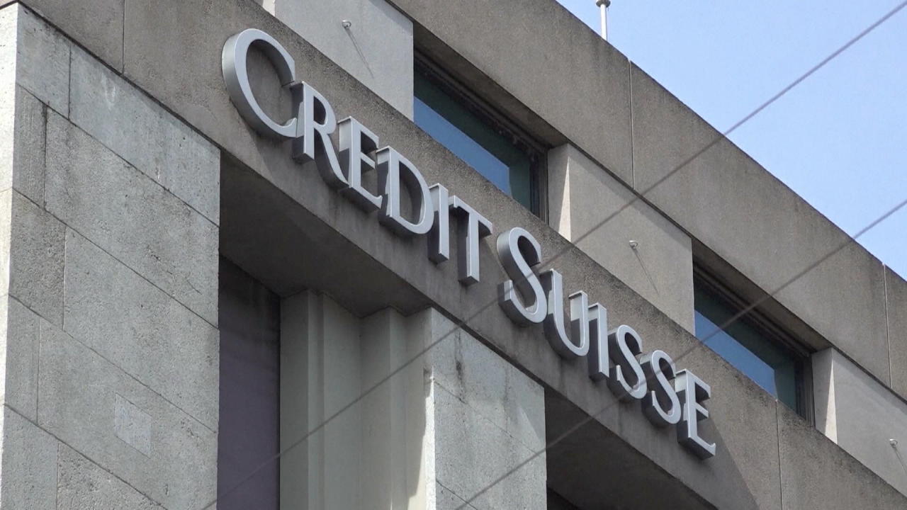 La banca svizzera UBS si assume la responsabilità dello scandalo bancario del Credit Suisse non più considerato attendibile dagli investitori
