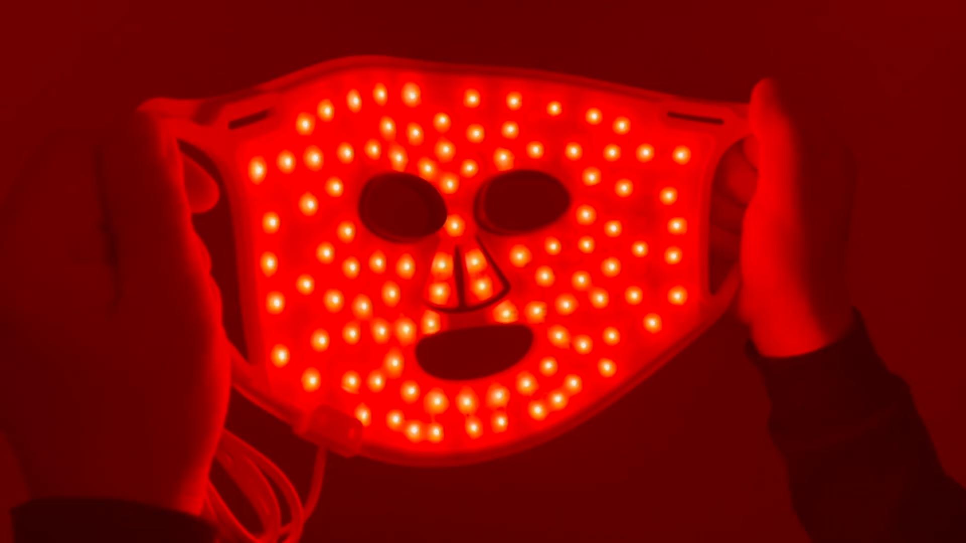 Der große Test: Das taugen Solawave und Co. Faltenfrei durch Rotlicht?