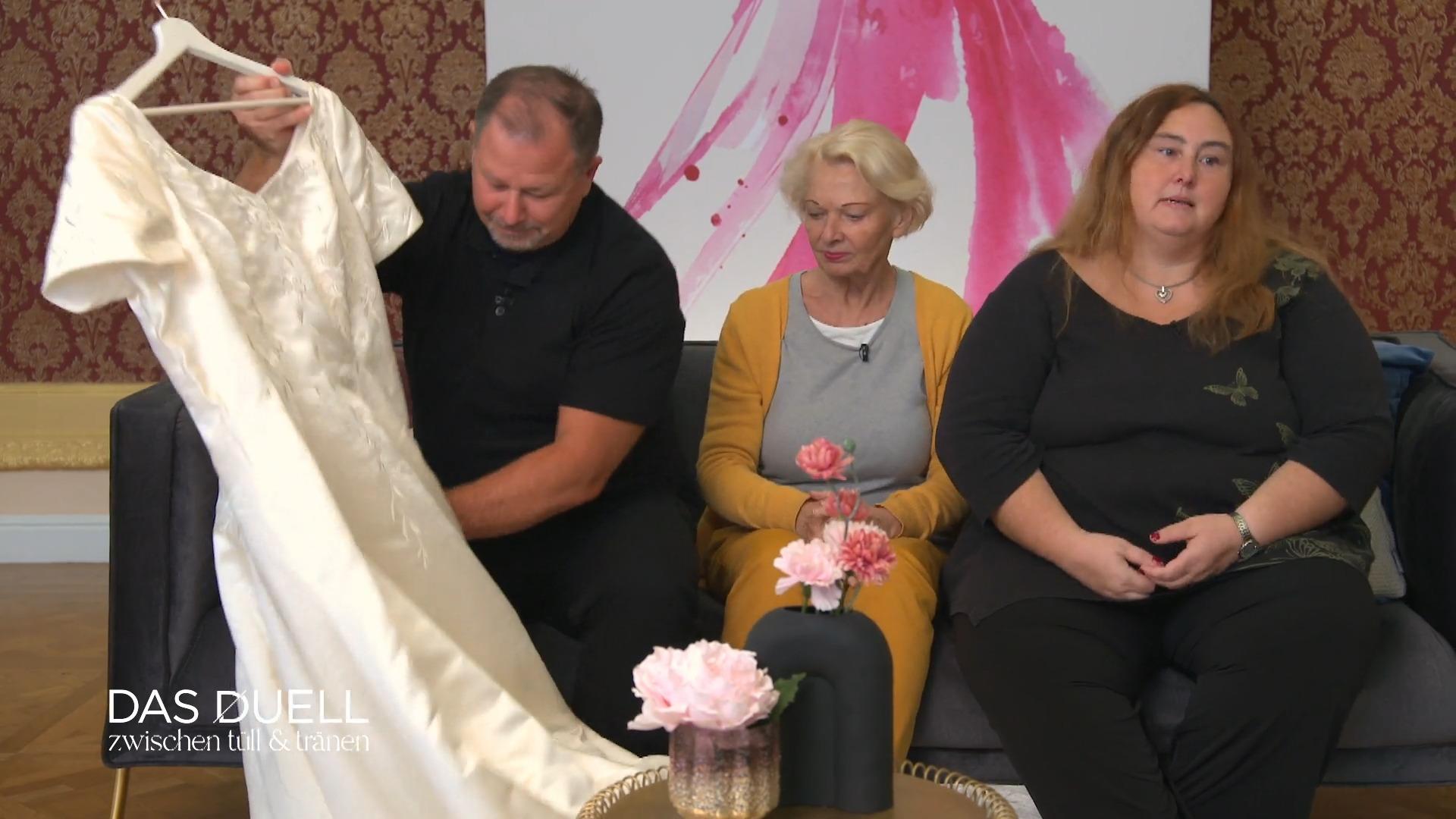 Erstes Hochzeitskleid als Negativ-Beispiel dabei Braut Sabine