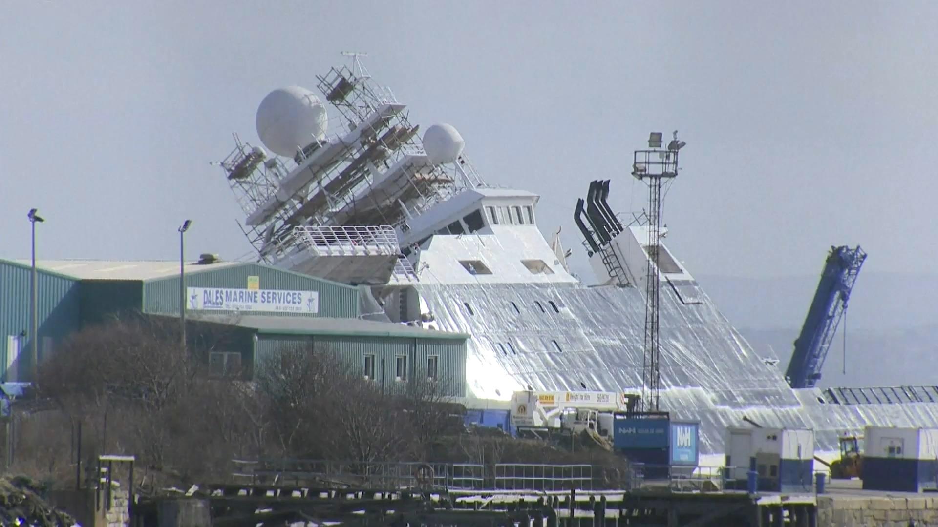 Schiff in Schottland umgekippt 25 Verletzte