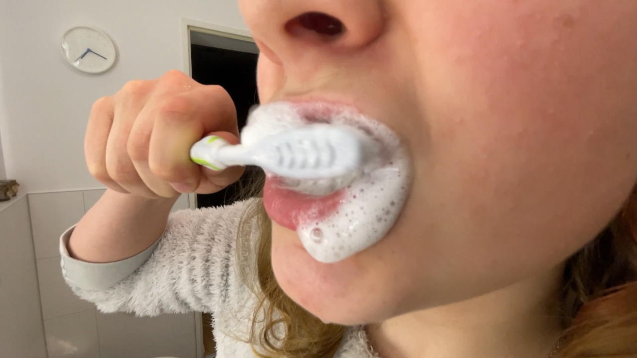 Zahnpasta im Test: Diese Marken-Klassiker sind "ungenügend"! Von wegen sauber