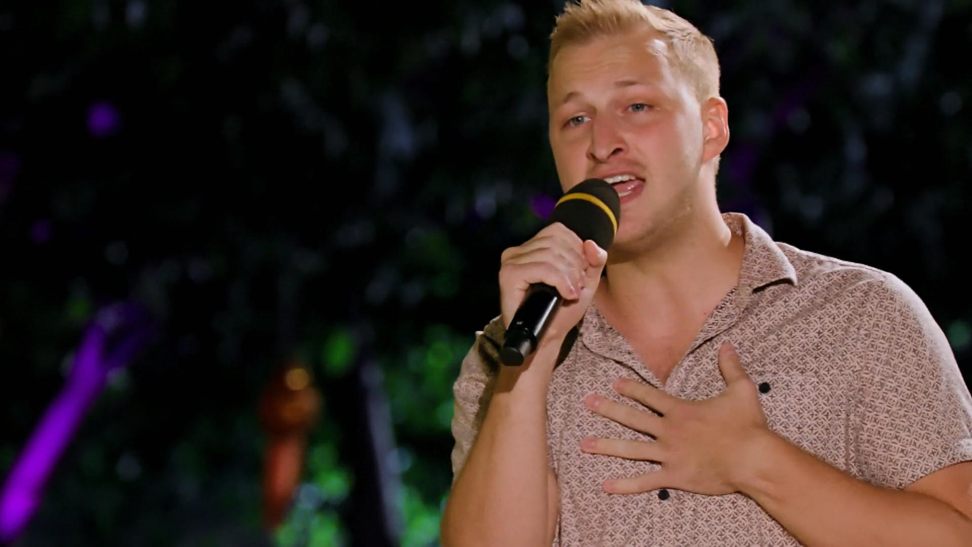 Dieter ist ganz aus dem Häuschen Underdog David