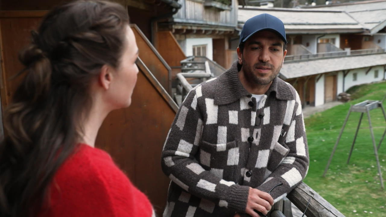 Elyas M'Barek: So hat Ehefrau Jessica sein Herz erobert Nicht mit ihrem Aussehen!