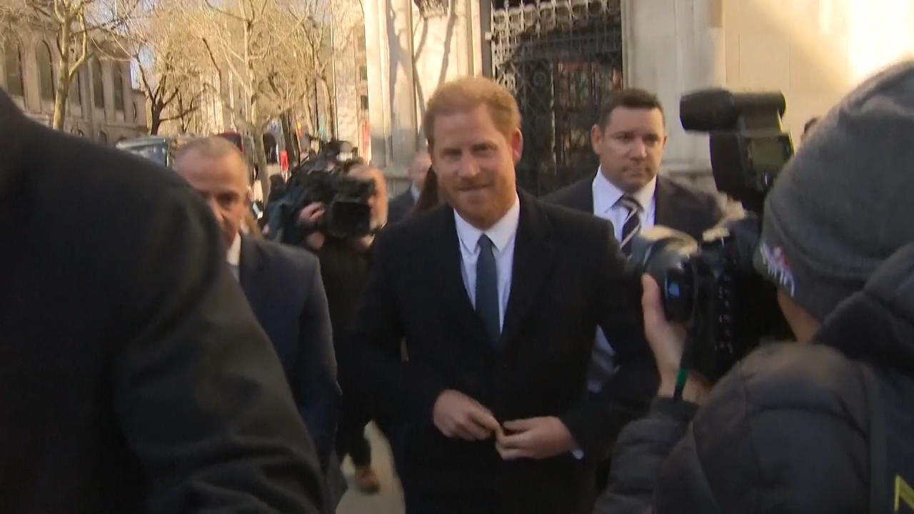 Prinz Harry überraschend zurück in London Erste Bilder