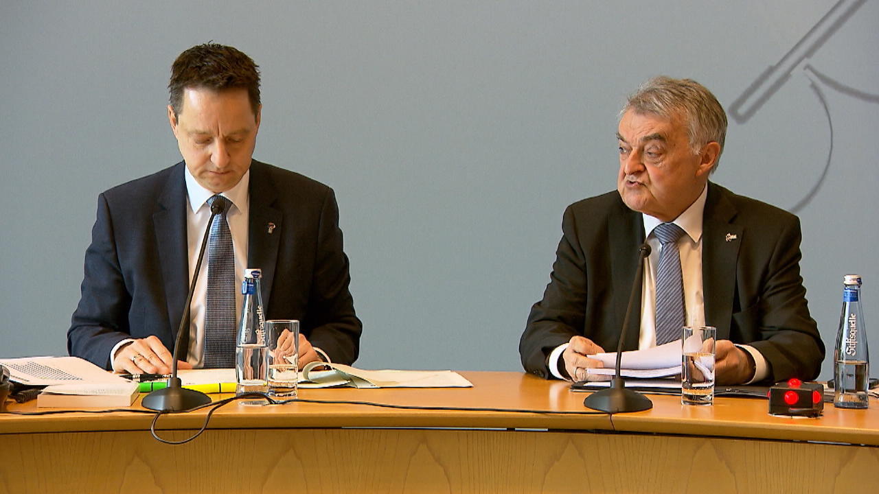 Deutlich mehr politische Straftaten in NRW Verfassungsschutzbericht