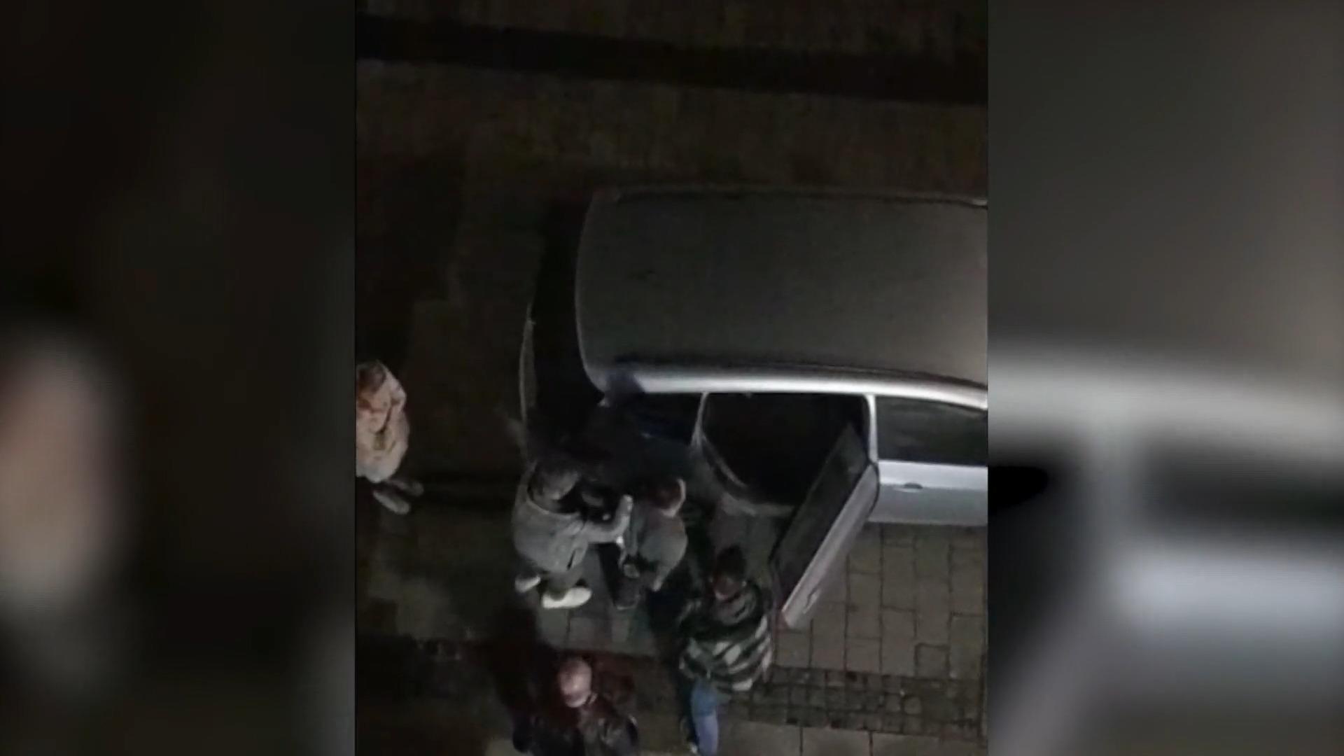 Nachbar filmte Festnahme von Messerangreifer Attacke im Fitnessstudio