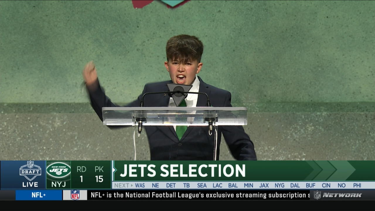 Junger Fan macht NFL Draft zu seiner Show 13-Jähriger reißt die Hütte ab